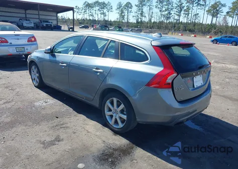 2017 Volvo V60 T5 Premier z USA, uszkodzony, nr VIN YV140MEK6H1373045